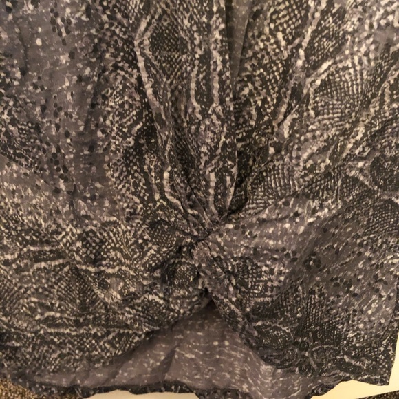 Maurices 24/7 Tie Knot - Picture 4 of 4